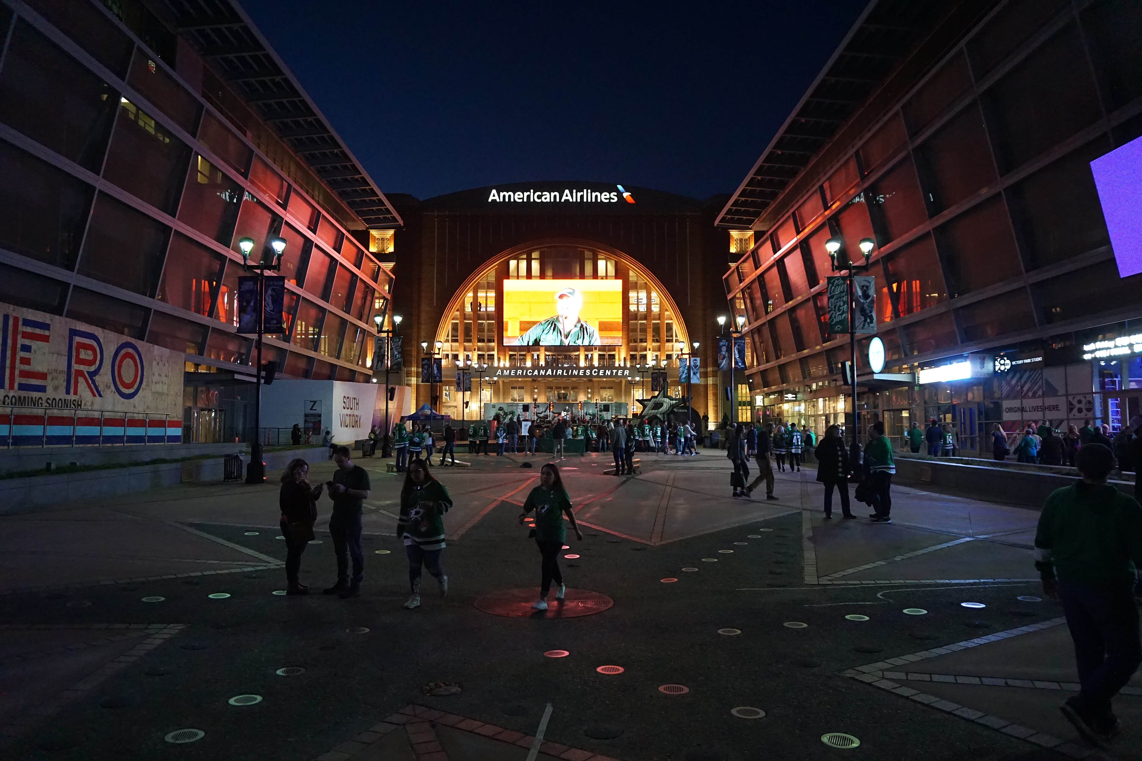 Dallas November 2018 2 (American Airlines Center).jpg