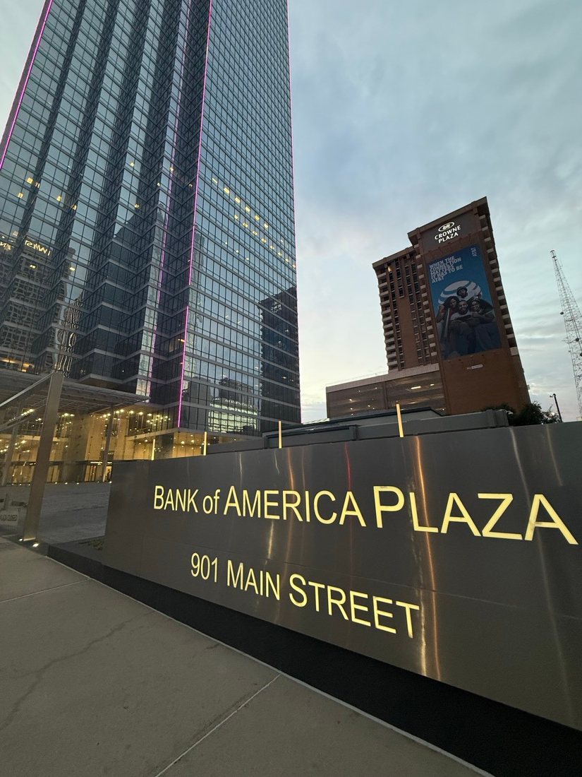 Field photo IMG_6326 — Bank of America Plaza