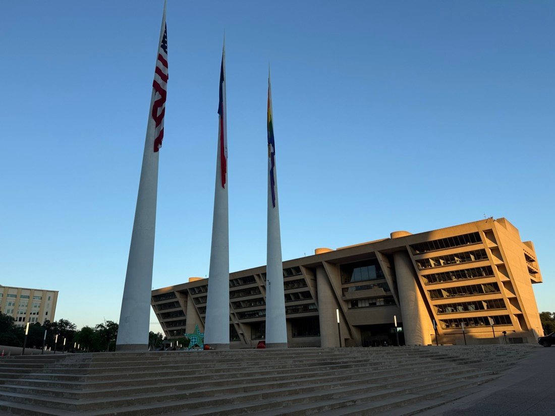 Field photo IMG_6149 — Dallas City Hall