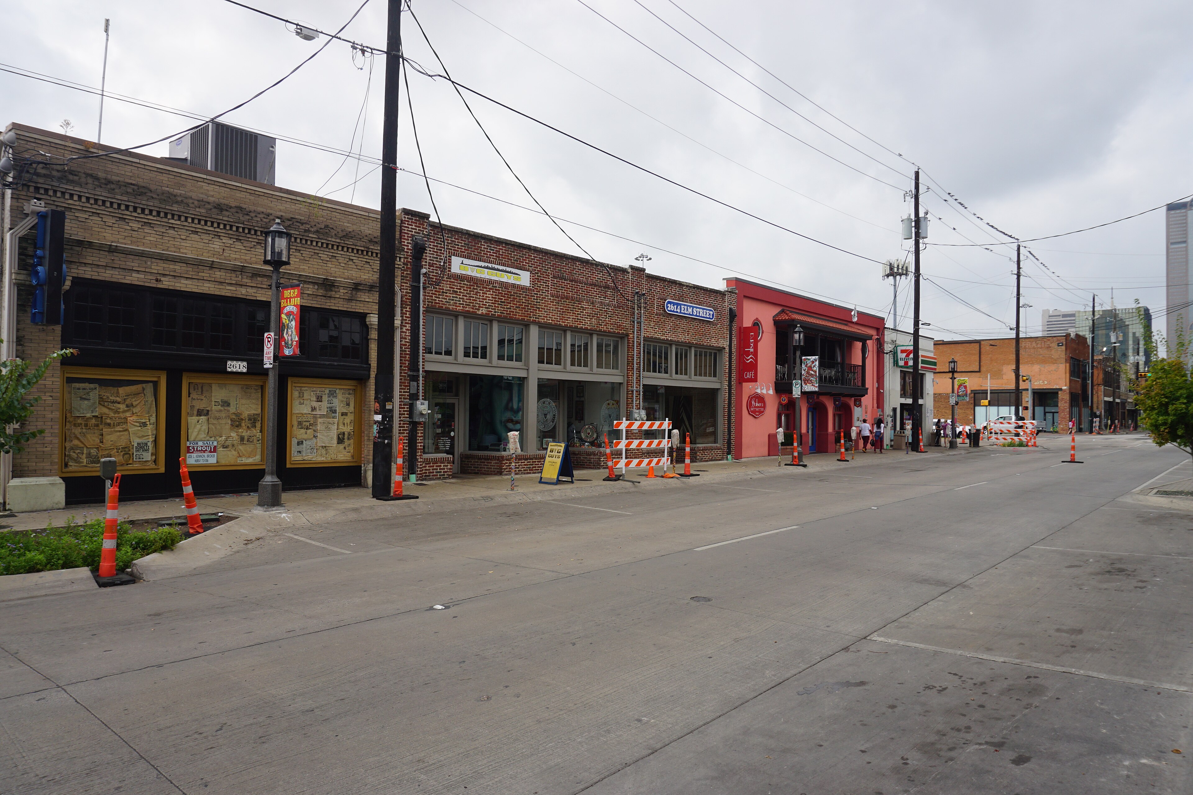 Deep Ellum November 2017 01 (Elm Street).jpg