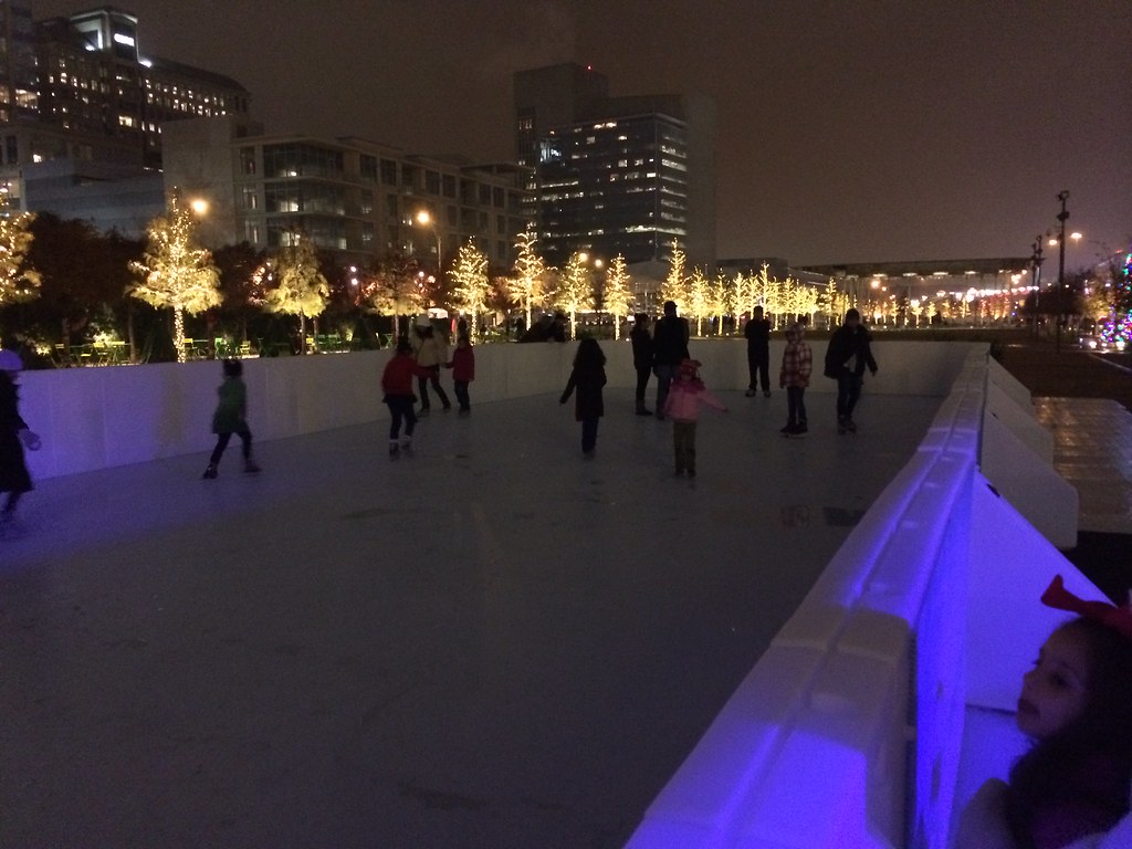 Klyde Warren Skating Rink