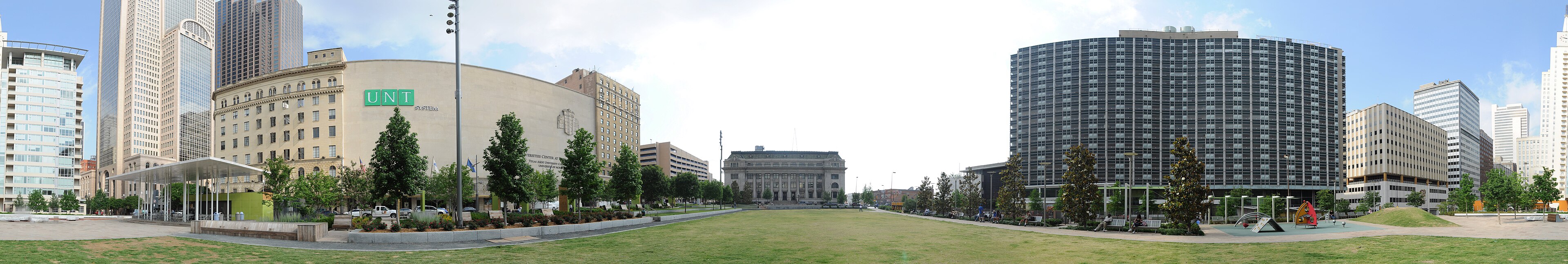 Dallas - Main Street Garden pano 01.jpg