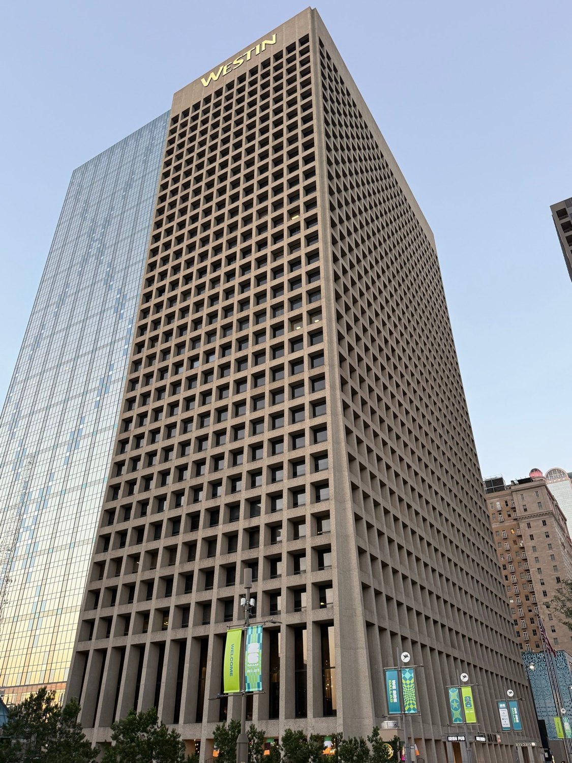 One Main Place / Westin Dallas Downtown — 1201 Main St