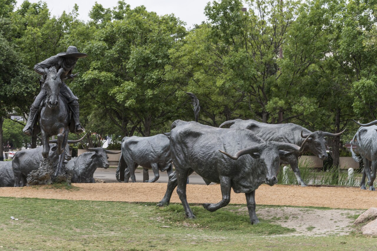 Cattle drive sculpture, Pioneer Plaza, Dallas