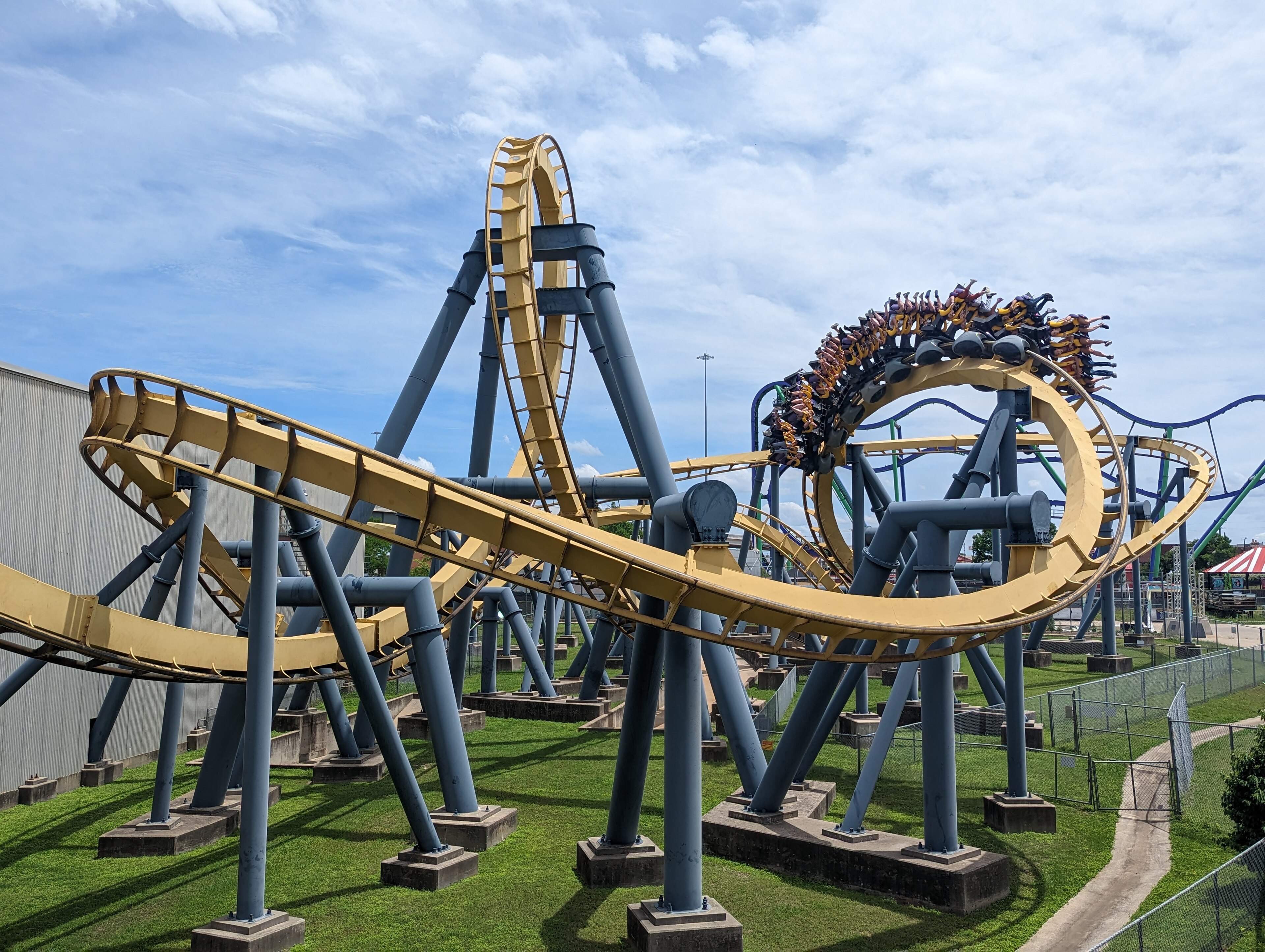 Batman The Ride (Six Flags Over Texas) 4.jpg