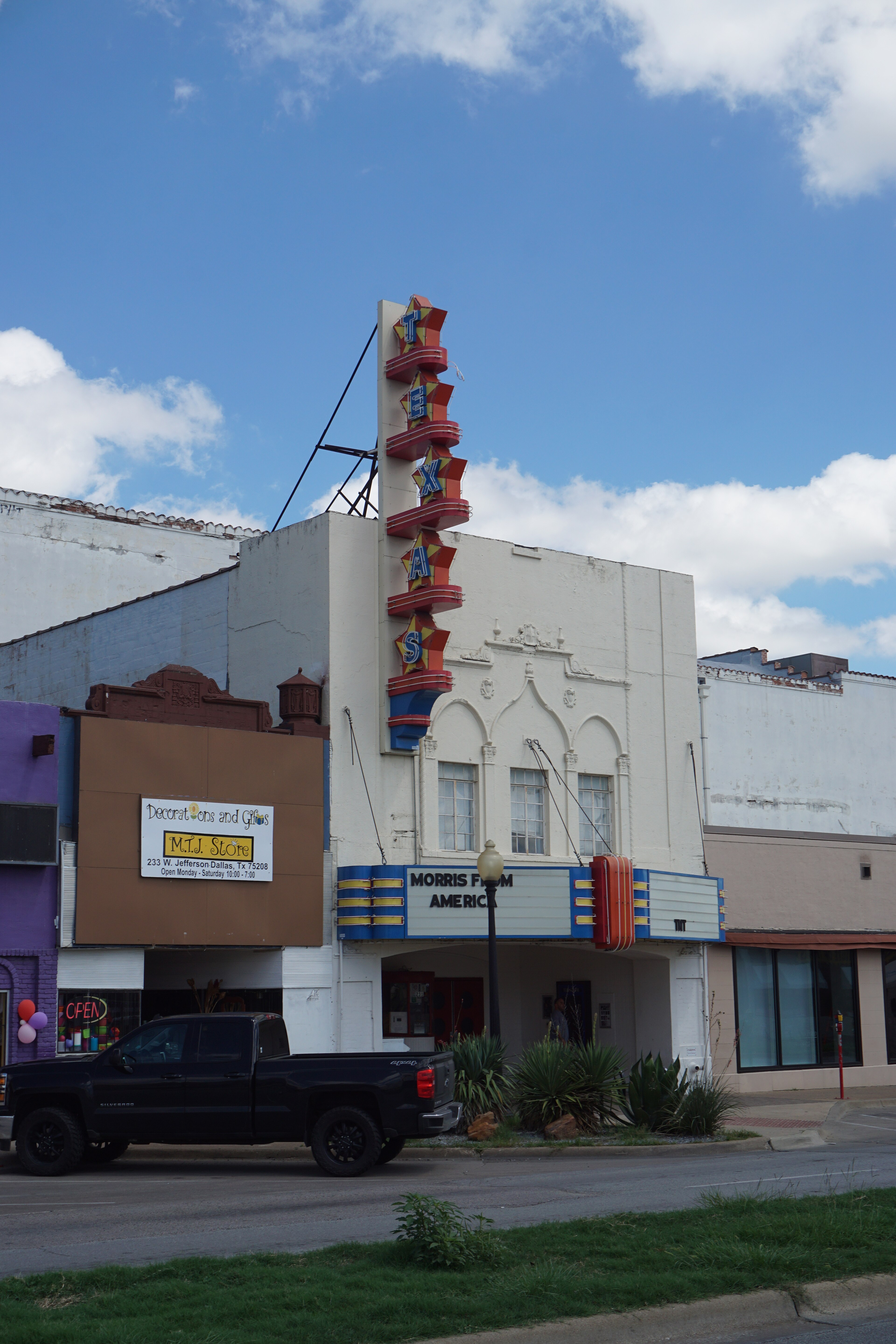 Oak Cliff September 2016 30 (Texas Theatre).jpg
