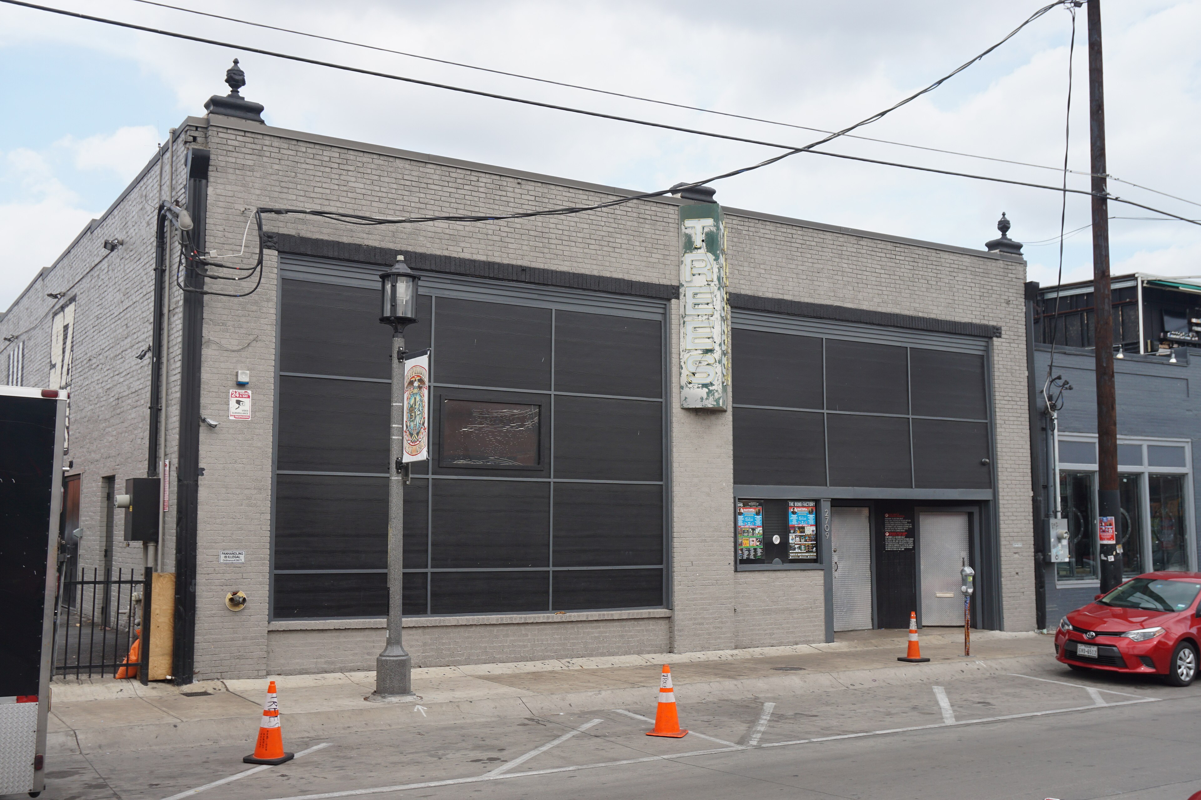 Deep Ellum November 2017 06 (Trees).jpg